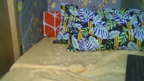 kiss_me_loves online show from 13, 1, 2025