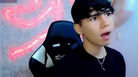 kiss_whitee online show from 1, 10, 2025