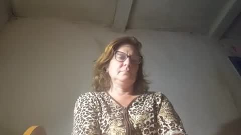 kissandvibe online show from 1, 8, 2026