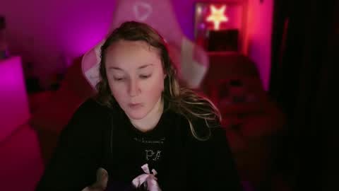 kissica online show from 7, 3, 2025