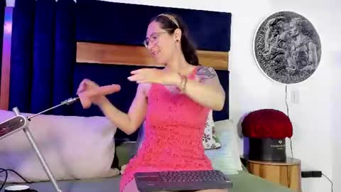 Kissing Company online show from 23, 6, 2026