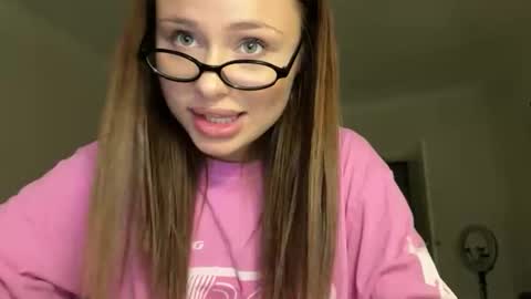 kisskeyy online show from 8, 9, 2025