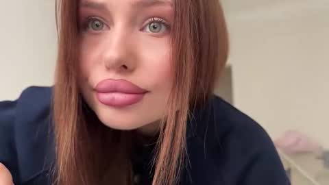 kisskeyy online show from 10, 9, 2025