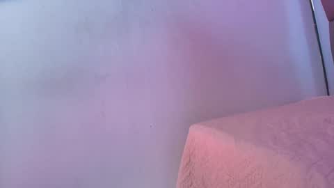 Snapshot of kissme_luna chatting on 4, 10, 2025 BELLA FLAME online show from 4, 10, 2025