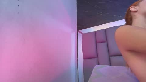 Snapshot of kissme_luna chatting on 8, 10, 2025 BELLA FLAME online show from 8, 10, 2025