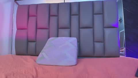 Snapshot of kissme_luna chatting on 18, 10, 2025 BELLA FLAME online show from 18, 10, 2025