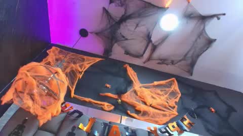 Snapshot of kissme_luna chatting on 28, 10, 2025 BELLA FLAME online show from 28, 10, 2025