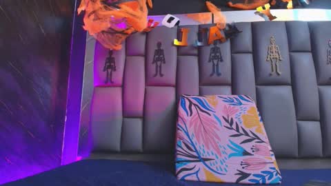 Snapshot of kissme_luna chatting on 1, 11, 2025 BELLA FLAME online show from 1, 11, 2025