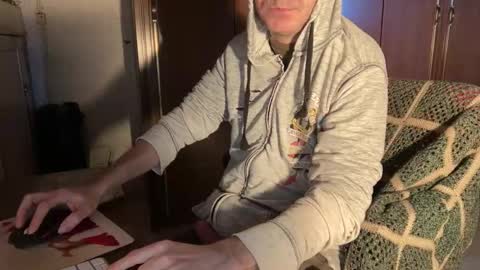 kissofbanned1983 online show from 18, 2, 2026