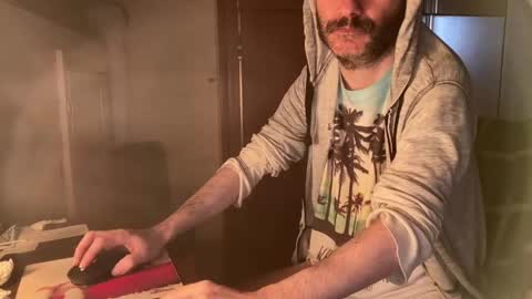 kissofbanned1983 online show from 4, 5, 2026