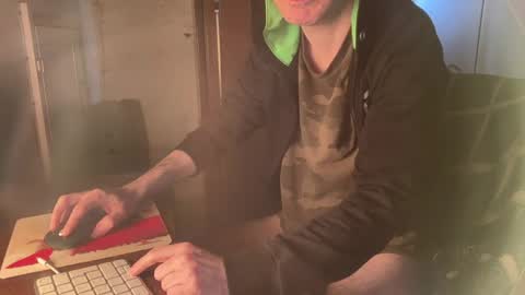 kissofbanned1983 online show from 19, 5, 2026