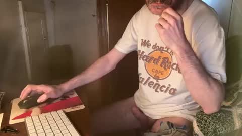 kissofbanned1983 online show from 7, 6, 2026