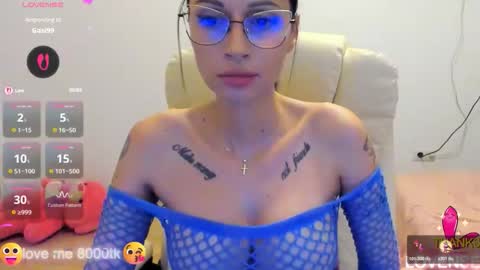 kisssnicol online show from 19, 10, 2025