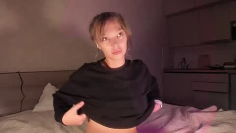 Polly online show from 9, 7, 2026