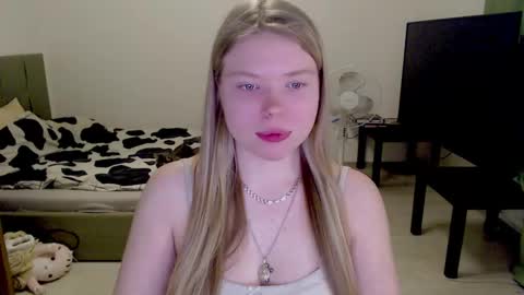 Jennyblonde and Emmabrunette online show from 18, 2, 2025