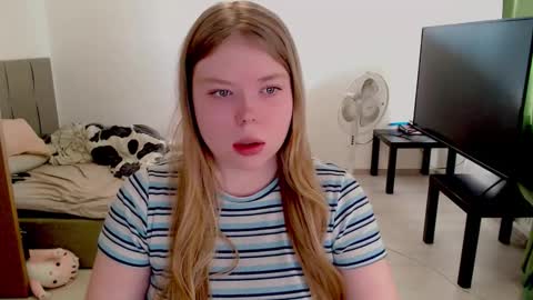 Jennyblonde and Emmabrunette online show from 1, 10, 2025