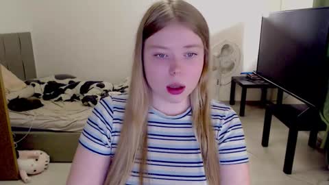 Jennyblonde and Emmabrunette online show from 13, 10, 2025
