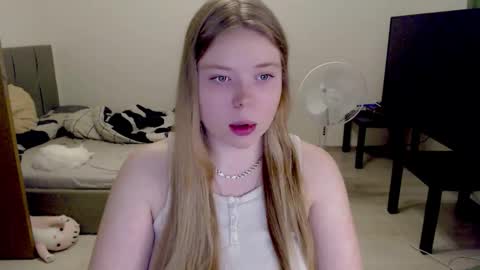 Jennyblonde and Emmabrunette online show from 25, 11, 2025