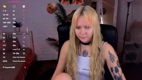 Snapshot of kitten_murray chatting on 30, 10, 2025 barbara online show from 30, 10, 2025