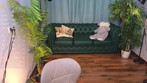 Snapshot of kitten_murray chatting on 8, 3, 2026 barbara online show from 8, 3, 2026