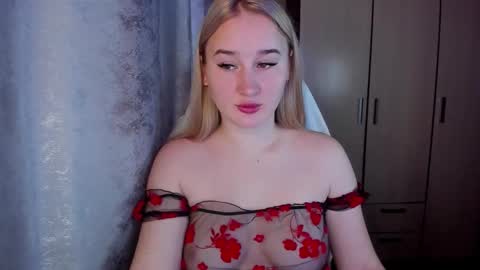 Snapshot of kitten_sun chatting on 30, 10, 2025 kitten_sun online show from 30, 10, 2025