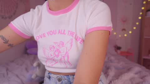 Snapshot of kittenmoon_ chatting on 26, 2, 2025 online show from 26, 2, 2025