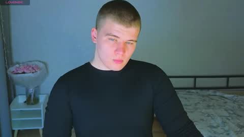 Snapshot of kittenmur chatting on 3, 11, 2025 Vlad online show from 3, 11, 2025