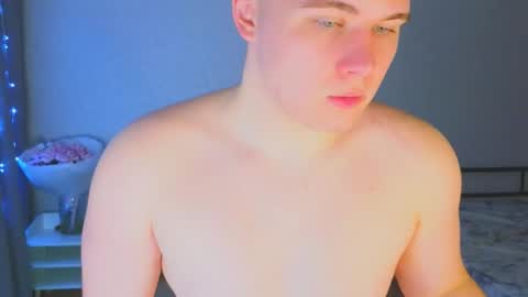 Snapshot of kittenmur chatting on 7, 11, 2025 Vlad online show from 7, 11, 2025