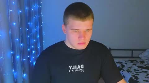 Snapshot of kittenmur chatting on 28, 11, 2025 Vlad online show from 28, 11, 2025