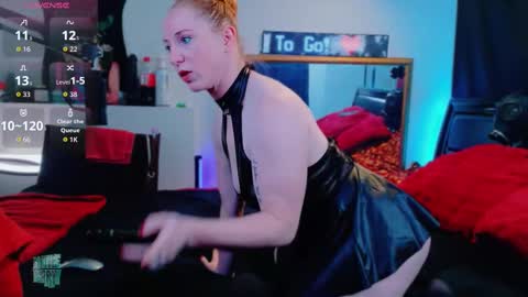 Snapshot of kittiepurry chatting on 16, 11, 2025 Kittie Purry online show from 16, 11, 2025