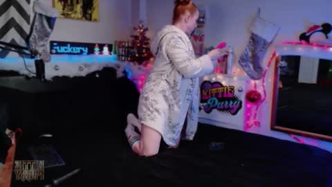 Snapshot of kittiepurry chatting on 20, 12, 2025 Kittie Purry online show from 20, 12, 2025