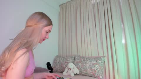sophie online show from 4, 12, 2025