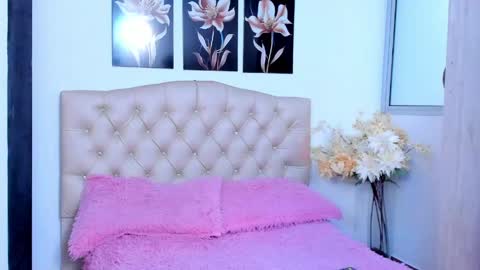 Snapshot of kitty_f00x chatting on 4, 6, 2026 kitty_f00x online show from 4, 6, 2026