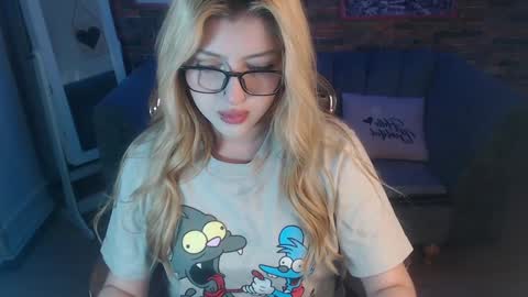 kitty_fox_b online show from 9, 1, 2025