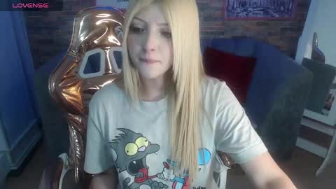 kitty_fox_b online show from 24, 2, 2025