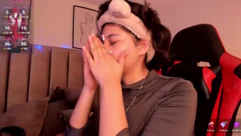 Camila online show from 10, 3, 2025