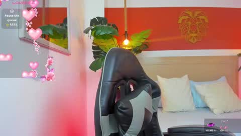 Snapshot of kitty_sweeety_ chatting on 16, 10, 2025 K I T T Y online show from 16, 10, 2025