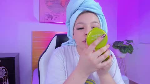 Snapshot of kitty_sweeety_ chatting on 5, 3, 2026 K I T T Y online show from 5, 3, 2026