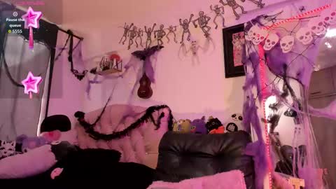 Snapshot of kittygoth_ chatting on 24, 10, 2025 Kitty Goth online show from 24, 10, 2025