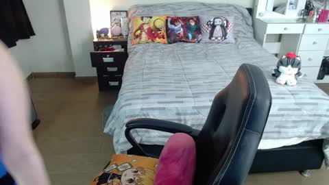 Snapshot of kittykat18x chatting on 21, 9, 2025 Isabel online show from 21, 9, 2025