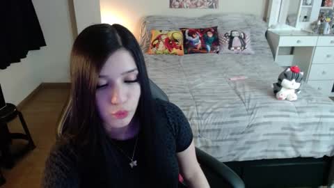 Snapshot of kittykat18x chatting on 28, 10, 2025 Isabel online show from 28, 10, 2025