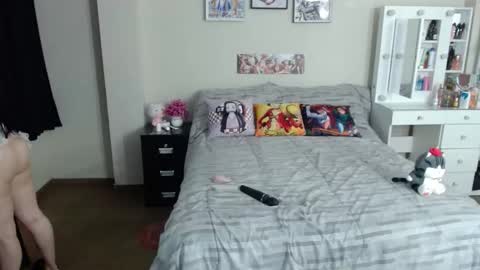 Snapshot of kittykat18x chatting on 2, 12, 2025 Isabel online show from 2, 12, 2025