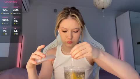 Monika online show from 28, 4, 2026