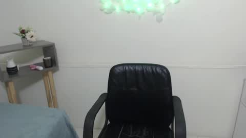 kittylove_x online show from 23, 6, 2026