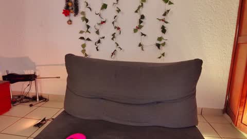 L          FOLLOW ME ON IG kittylu    online show from 18, 1, 2025