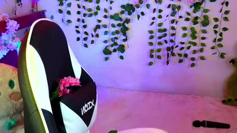 Kittyuwu  online show from 2, 10, 2025