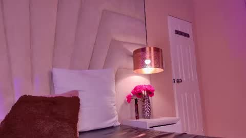 Kitty Hill online show from 4, 7, 2026