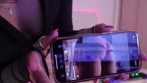  Tiffanii  online show from 17, 3, 2026