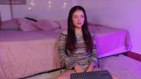 Snapshot of kiut_tiffanii chatting on 4, 8, 2026 Tiffanii online show from 4, 8, 2026