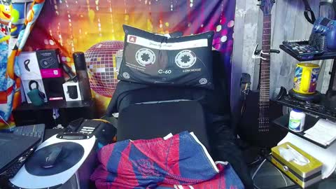 kiveuxmakeu online show from 14, 9, 2025